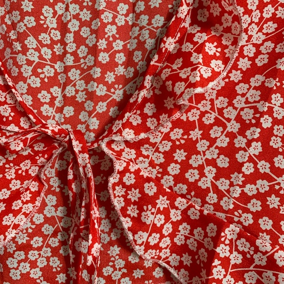 Zaful | Floral Red Crop Top - Picture 2 of 2